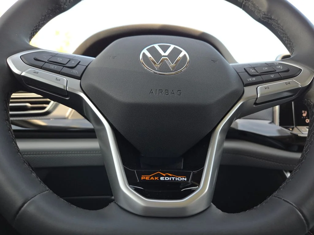 New 2026 Deep Black Pearl Volkswagen 2.0T Peak Edition image 16