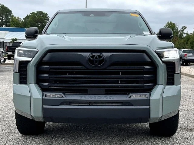Used 2024  Toyota SR5 image 2