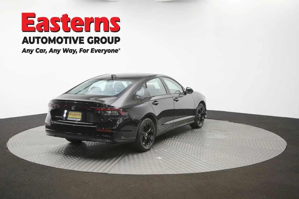 Used 2025 Black Honda SE image 34