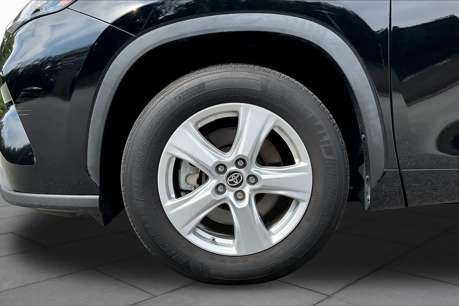 Used 2023 Midnight Black Metallic Toyota LE image 11