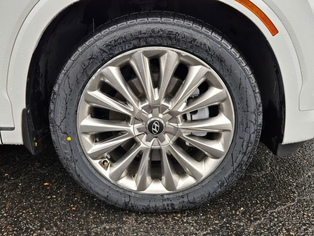 Used 2020 Hyper White Hyundai Limited image 9