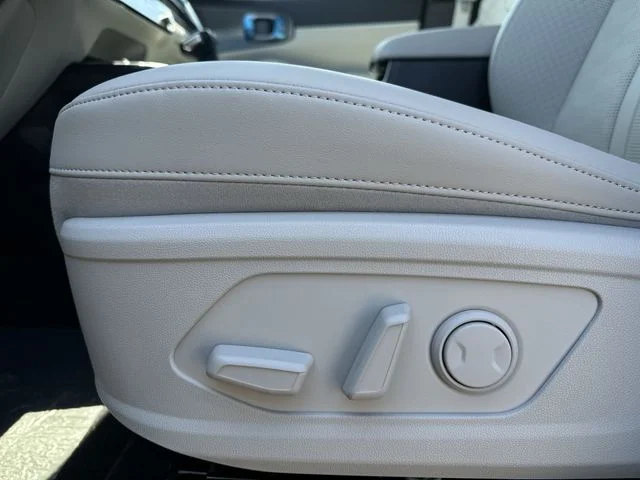 New 2026 Wolf Gray Kia S image 15