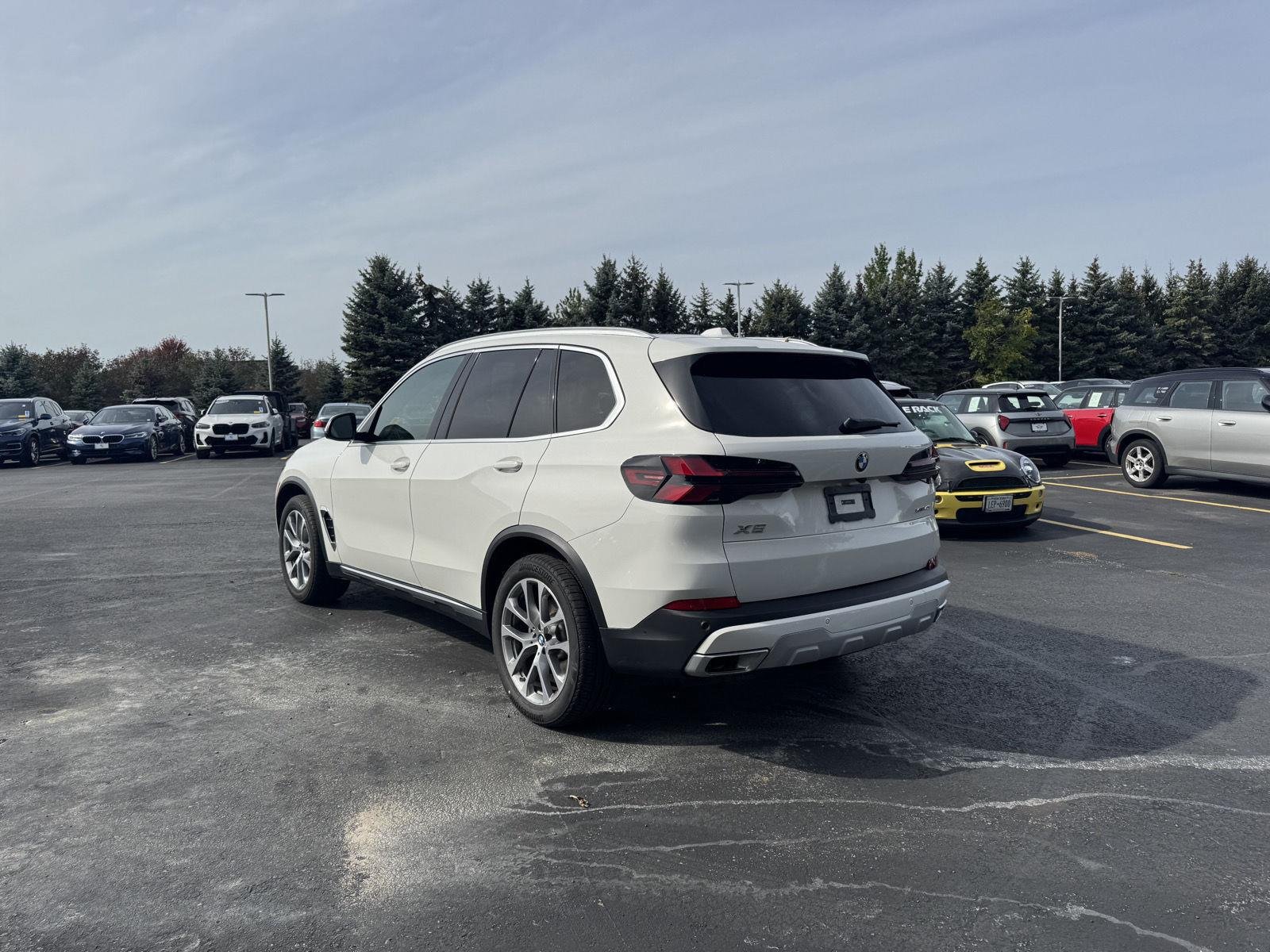 New 2026 Alpine White BMW xDrive40i image 5