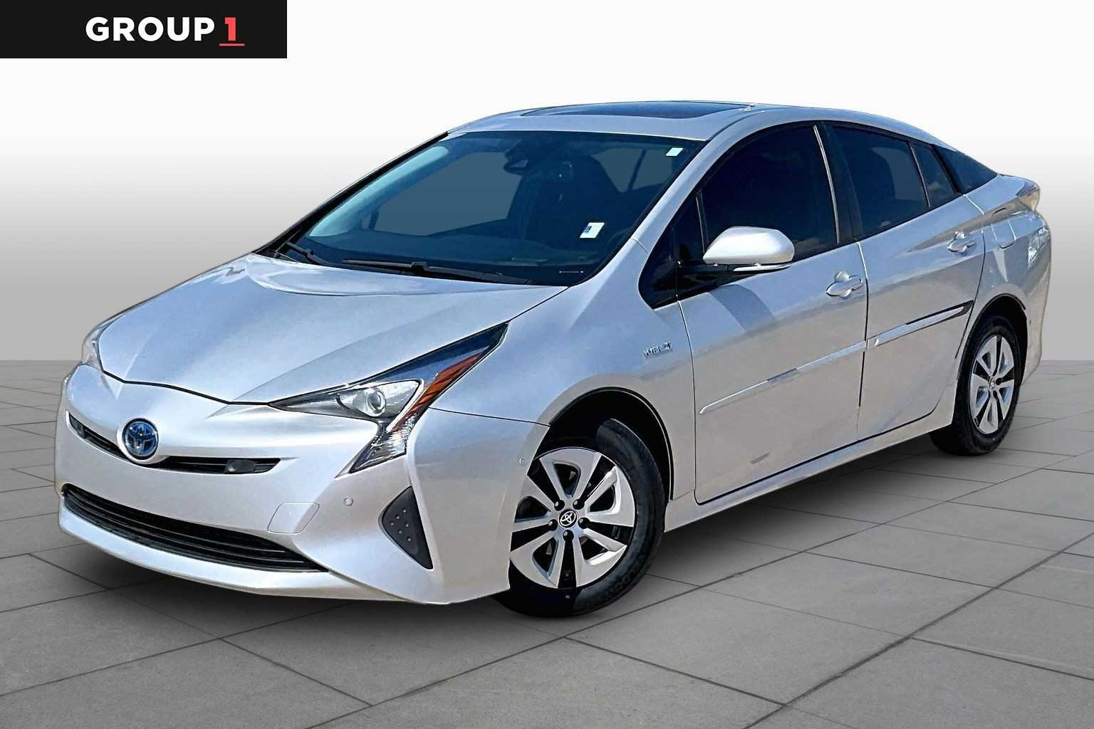 2017 Toyota Prius Four's photo