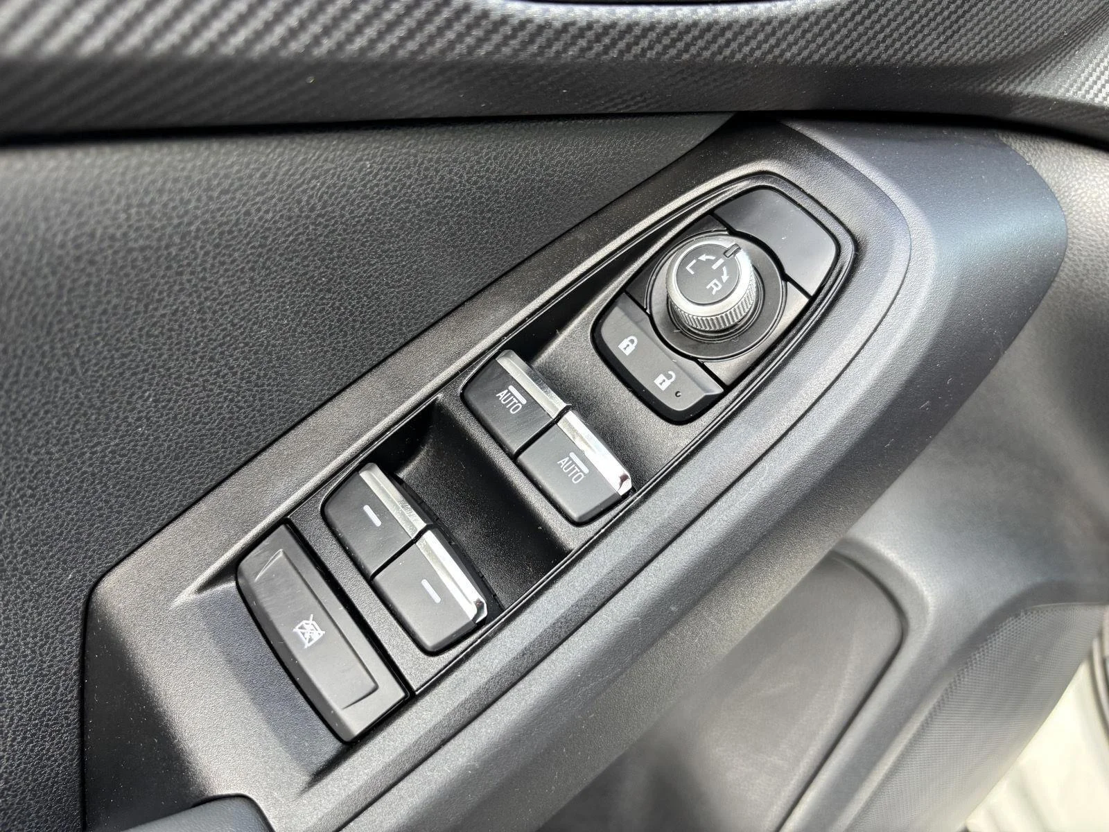 Used 2024 Crystal White Pearl Subaru Limited image 16