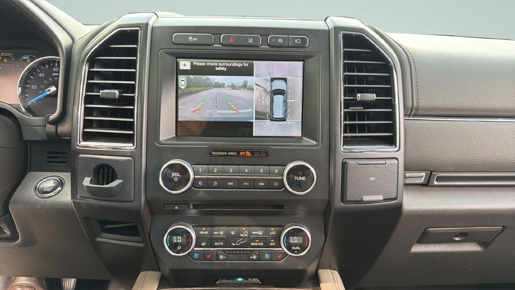 Used 2018 White Ford Limited image 21