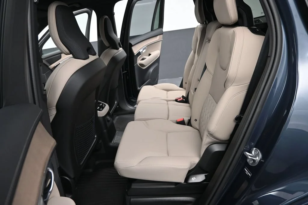 New 2026 Denim Blue Volvo T8 Plus image 13