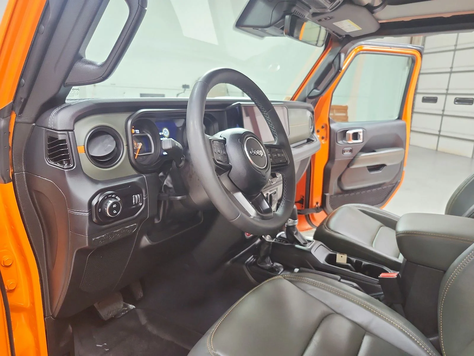 Used 2025 JOOSE Jeep Mojave image 26