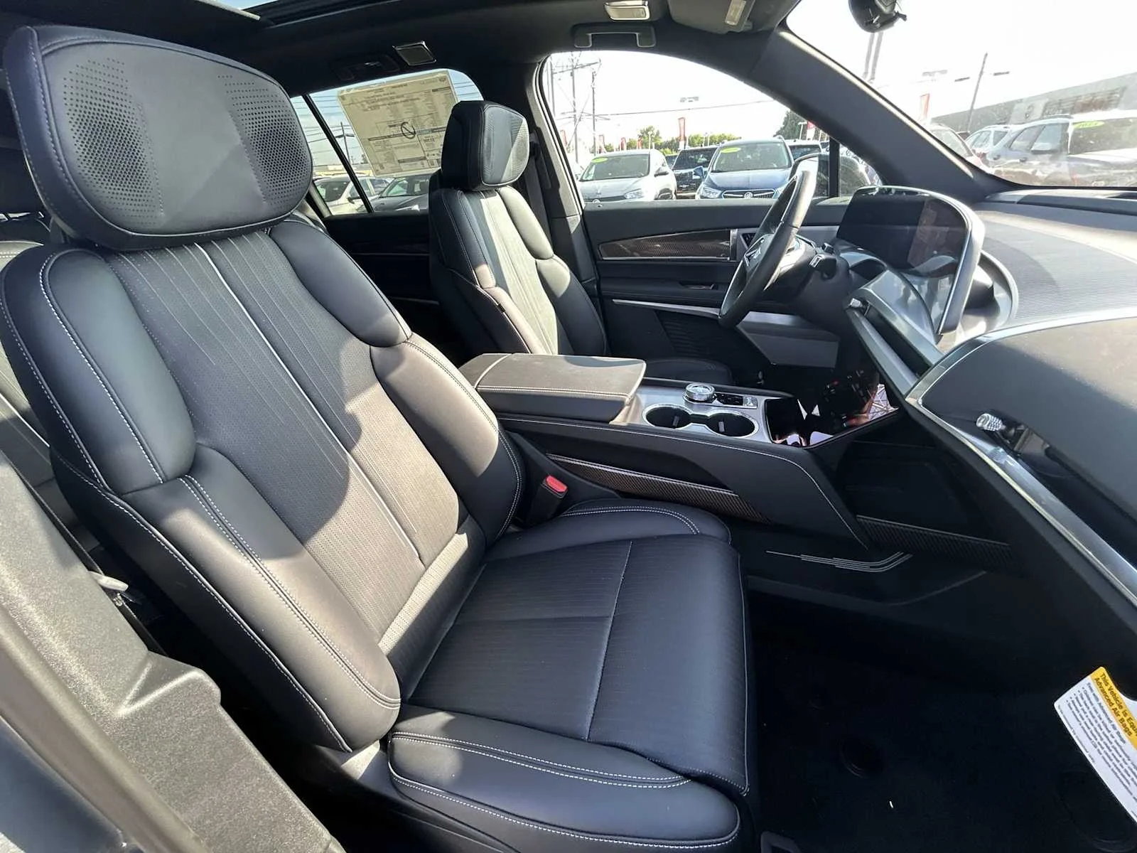 2026 Cadillac VISTIQ Luxury - Photo 28