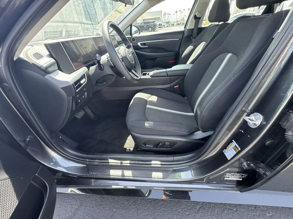 Used 2025 Gray Hyundai SEL image 18