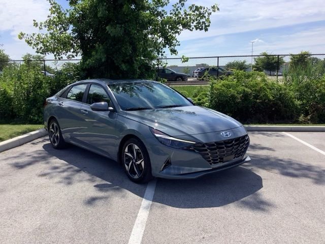 Used 2023 Electric Hyundai Limited image 3
