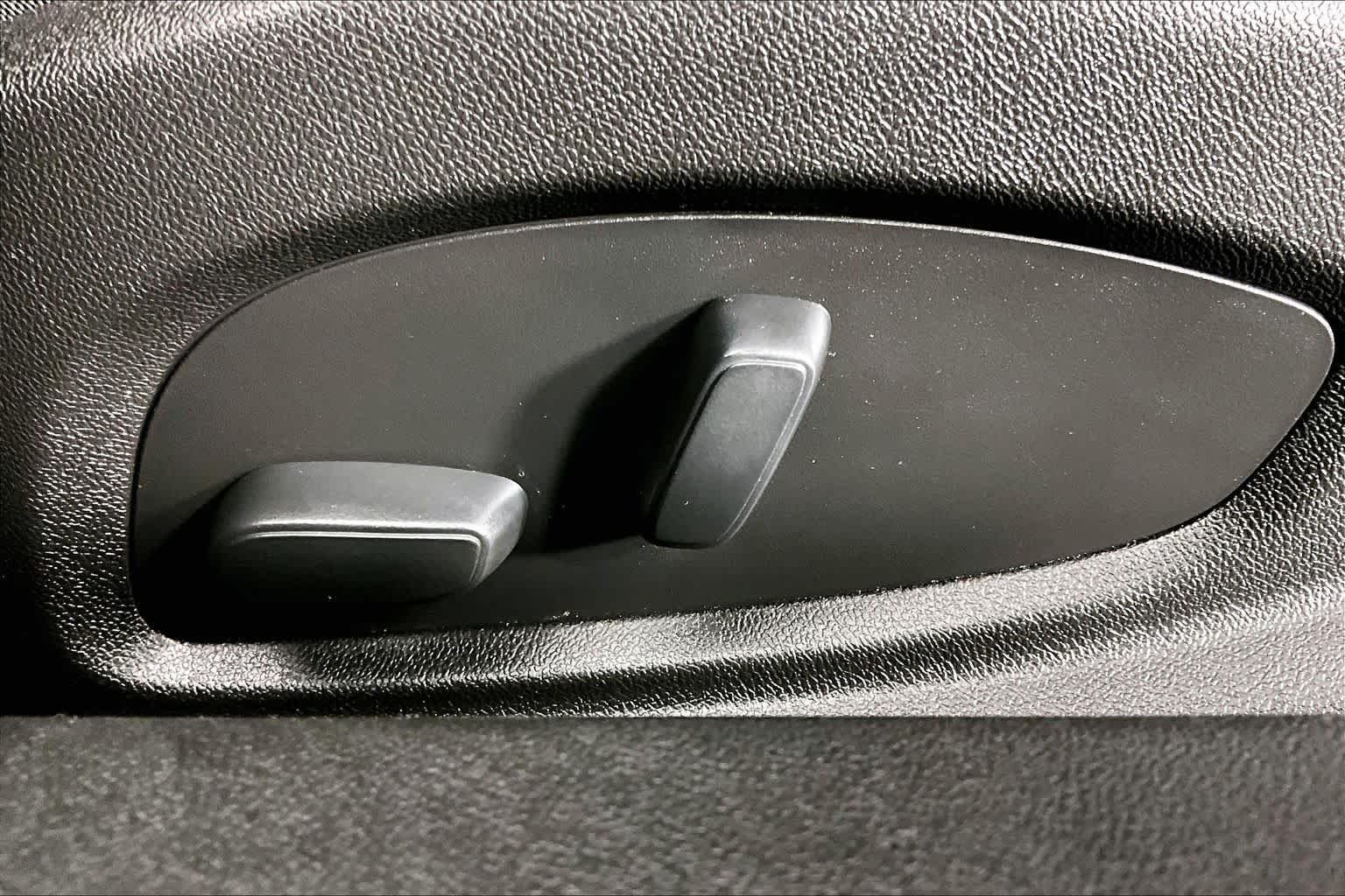 Used 2019 Black Chevrolet 1LT image 29