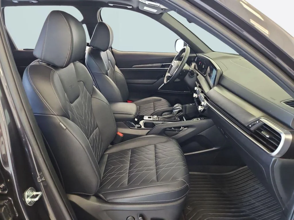 Used 2025 Panthera Metal Kia EX X-Line image 28