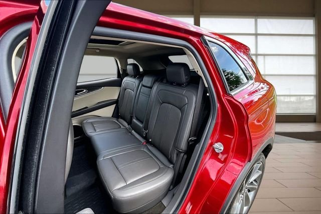 Used 2020 Red Lincoln Reserve image 26