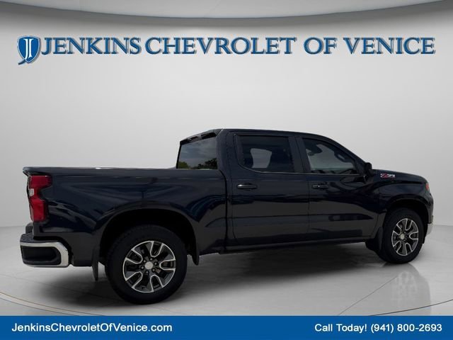 2022 Chevrolet Silverado 1500 LT - Photo 4