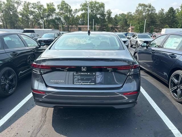 New 2026 Meteorite Gray Metallic Honda SE image 7