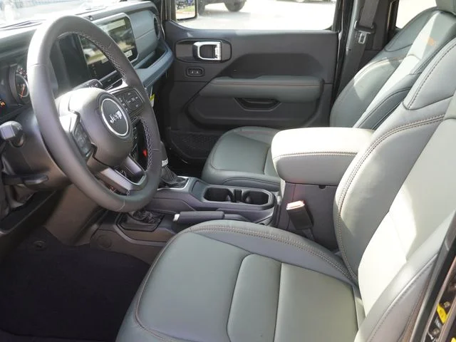 New 2026 Black Clear-Coat Exterior Paint Jeep Mojave image 17