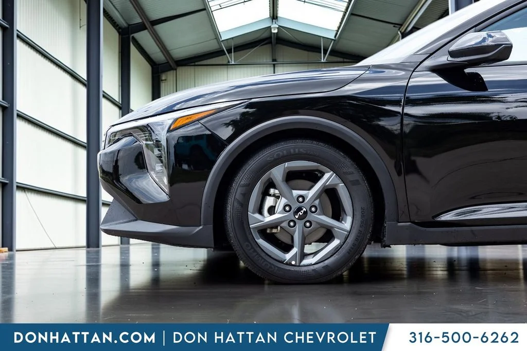 Used 2025 Black Kia LXS image 31