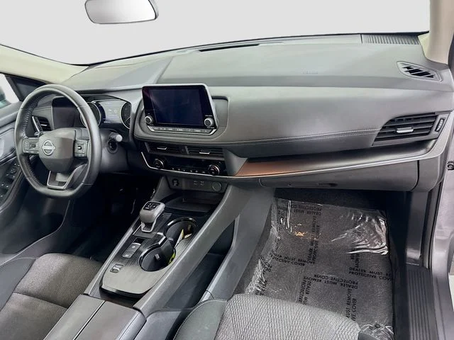 Used 2025 Gray Nissan SV image 27