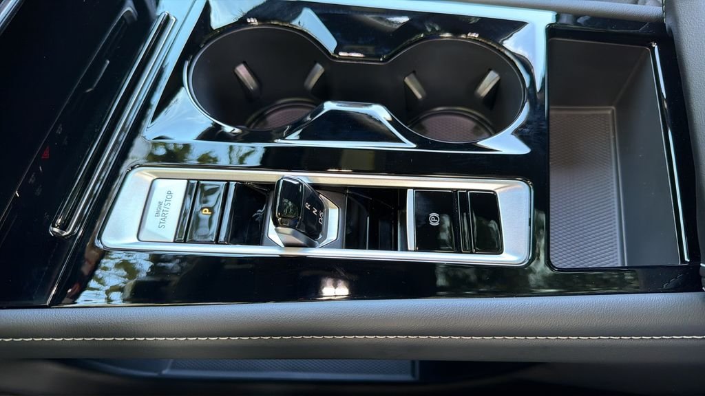 New 2026 Deep Black Pearl Volkswagen SE w/Technology image 17