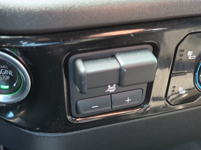 Used 2024 Silver GMC SLE image 25