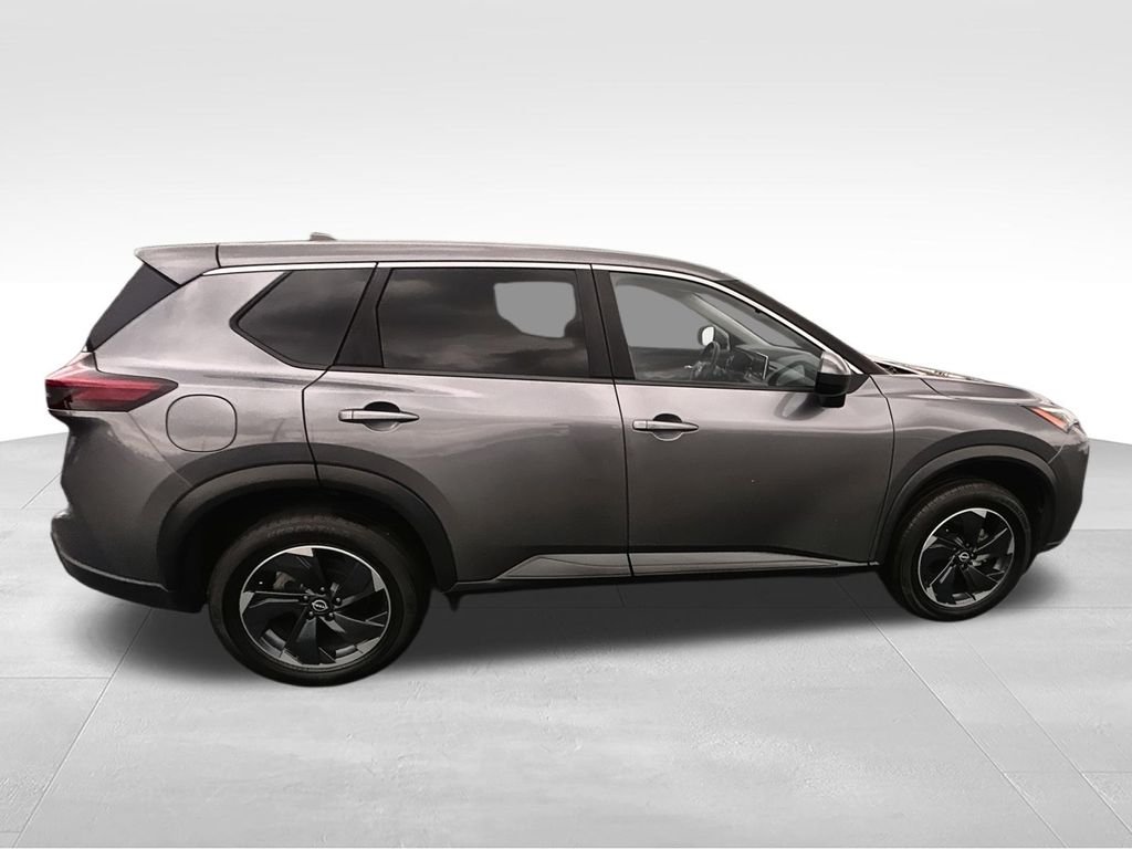 Used 2024 Gray Nissan SV image 9