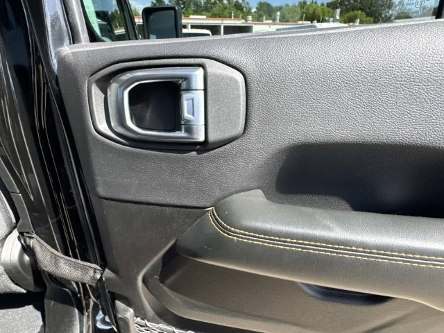 Used 2025 Black Jeep Sahara image 31