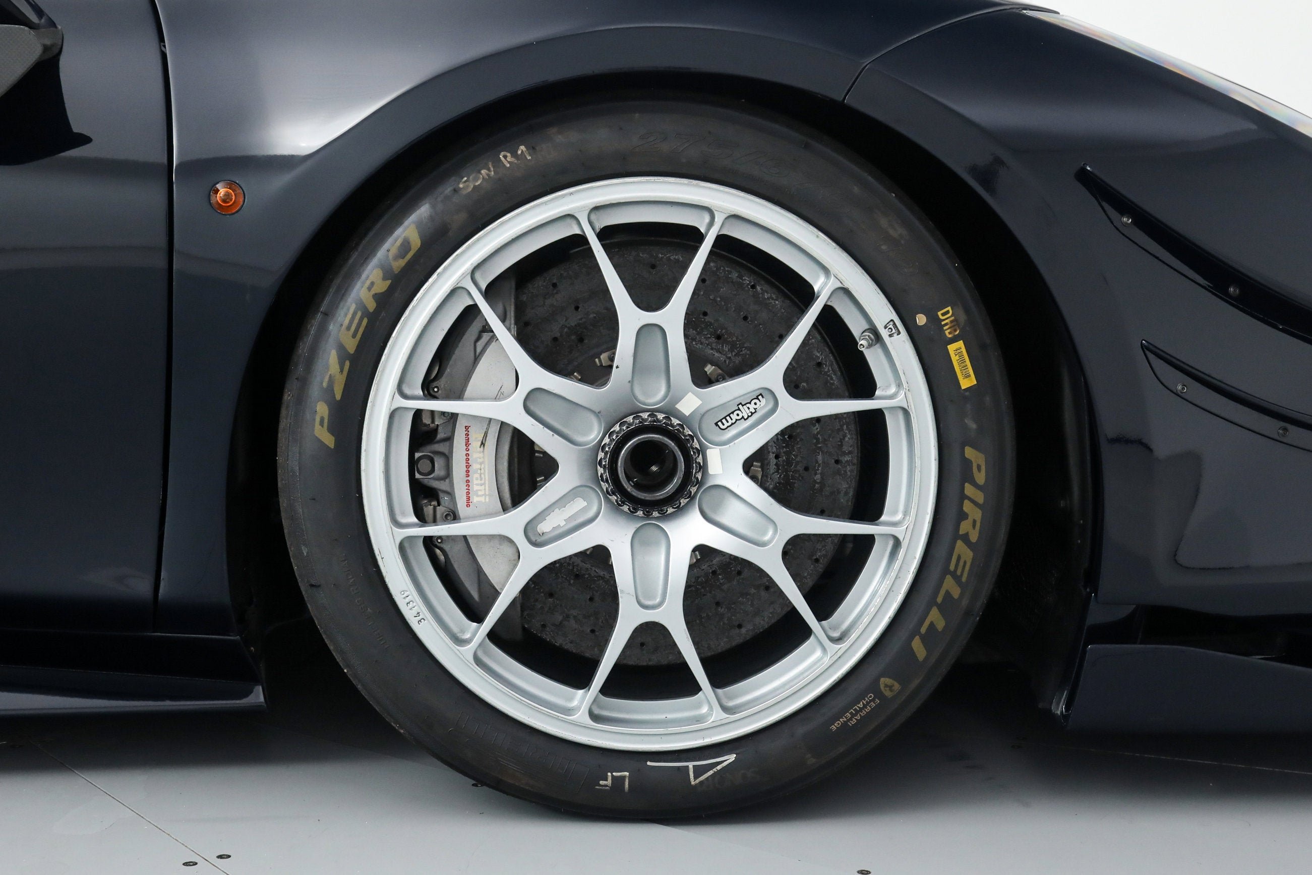 Used 2022 Blu Pozzi Ferrari  image 32