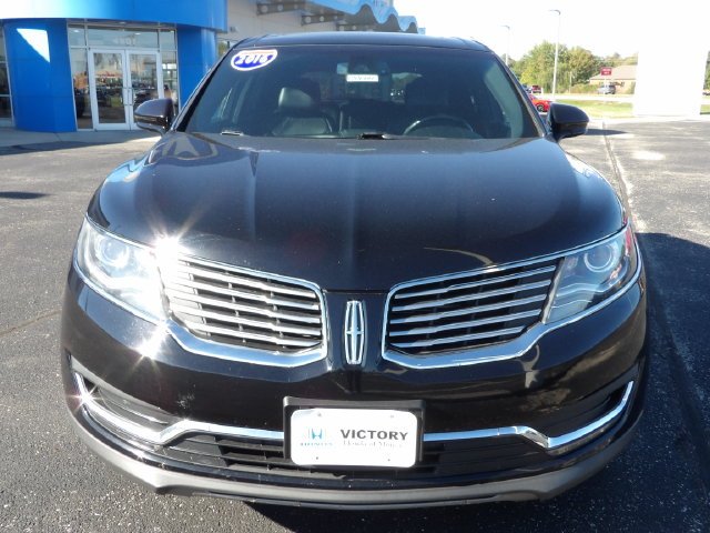 Used 2016 Black Velvet Lincoln Select image 2