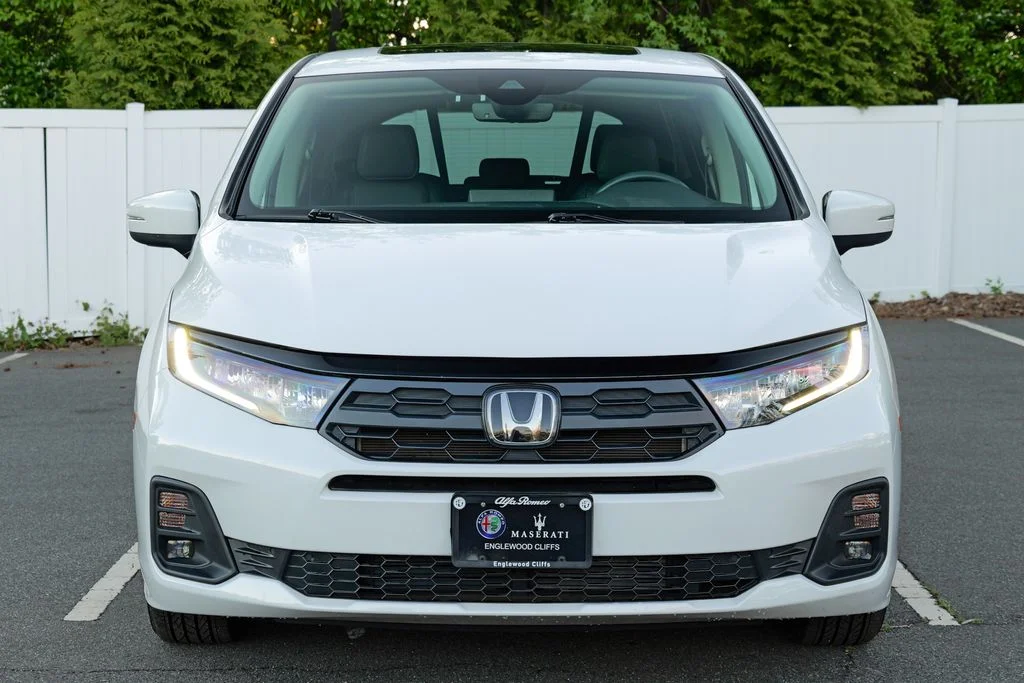 Used 2025 White Honda EX-L image 2
