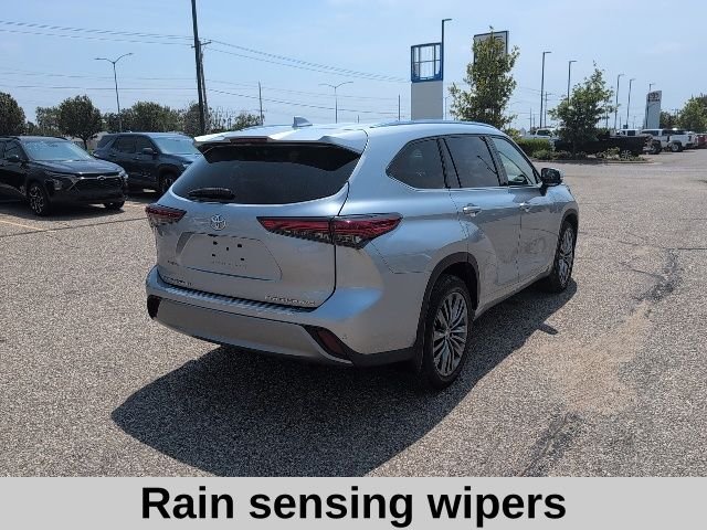 Used 2020 Silver Toyota Platinum image 18