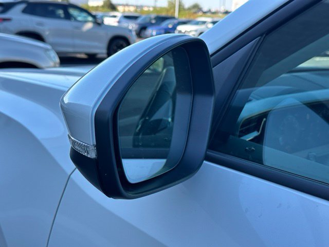 New 2027 White Volkswagen SE w/Technology image 12