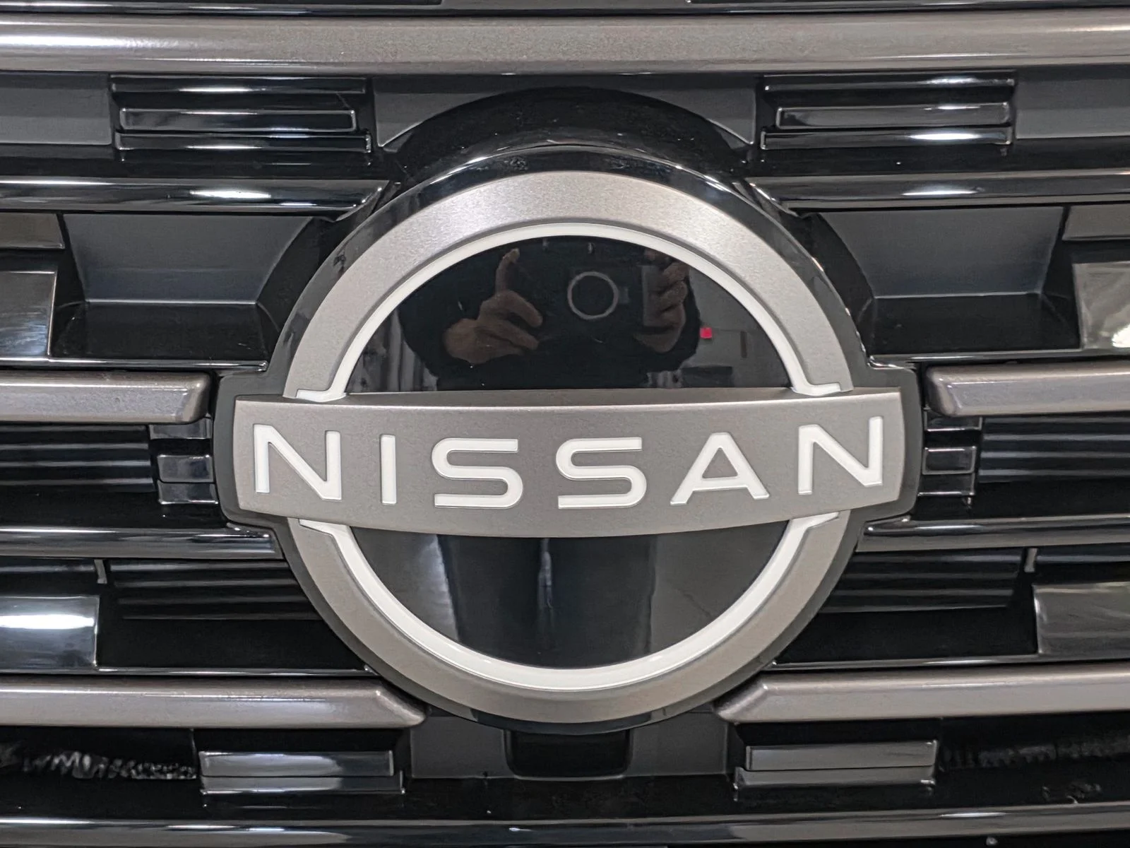 New 2026 Everest White Pearl TriCoat Nissan SV image 13