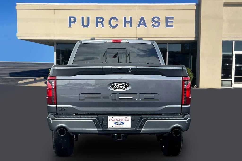 New 2026 Carbonized Gray Metallic Ford XLT image 4