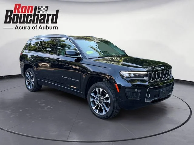 Used 2021 Diamond Black Crystal Pearlcoat Jeep Overland image 1