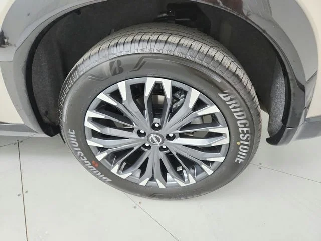 Used 2026 Gold Nissan Platinum image 46