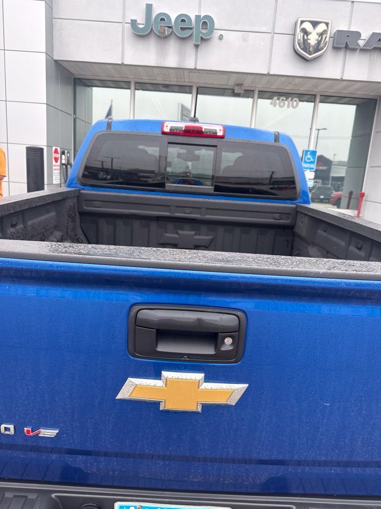 Used 2018 Blue Chevrolet Z71 image 5