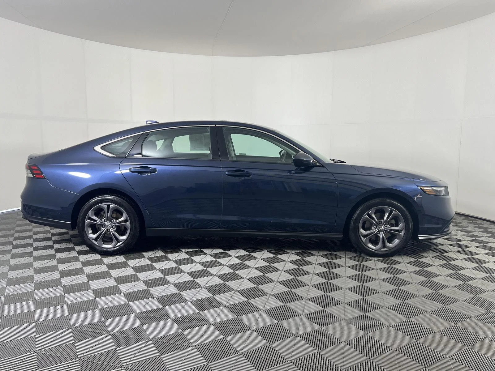Used 2023 Canyon River Blue Metallic Honda EX image 2