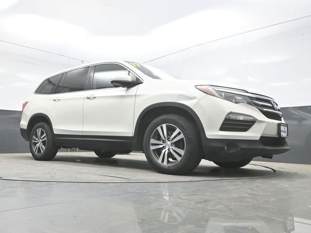 Used 2017 White Honda EX-L image 28