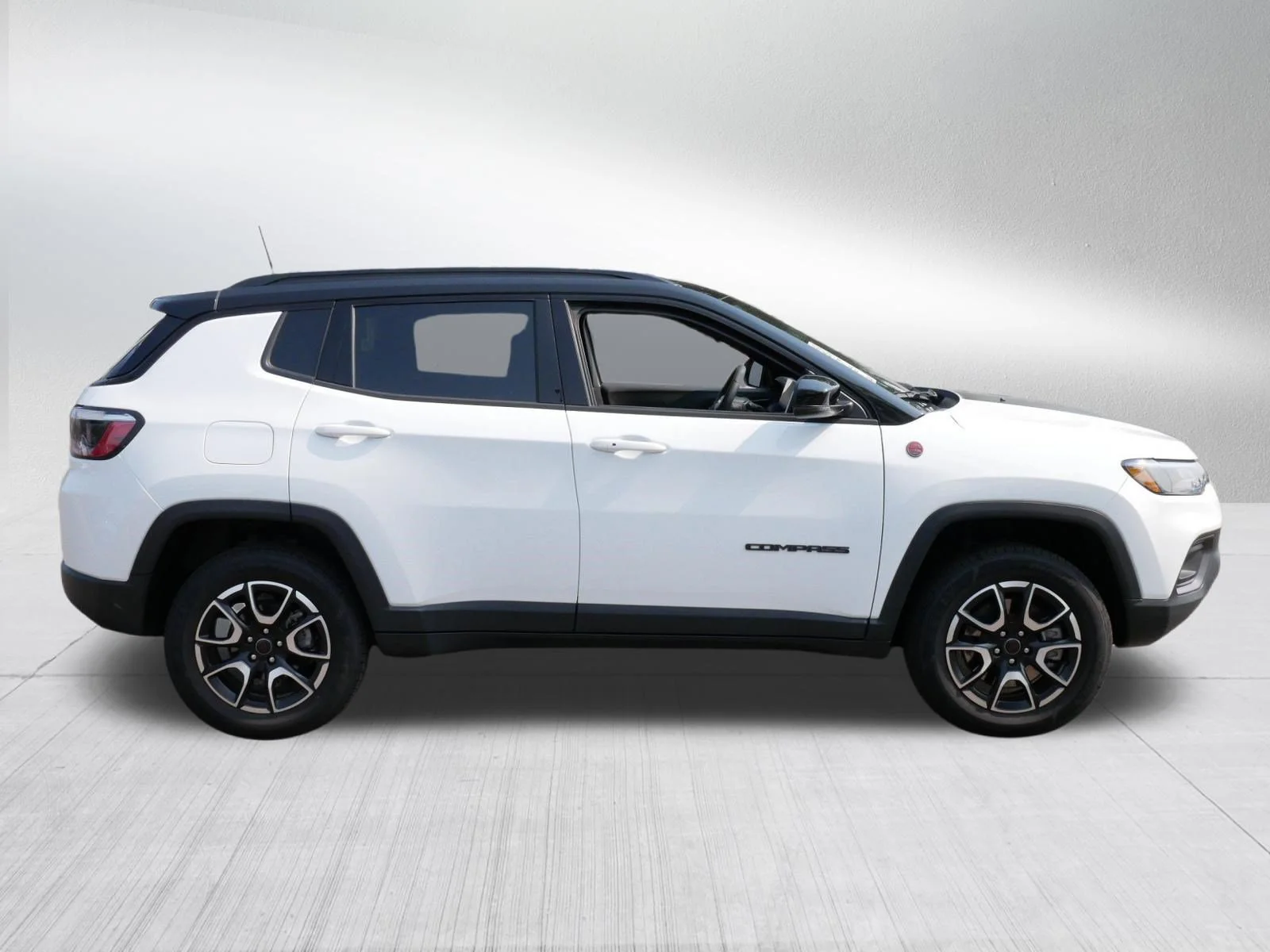 Used 2025 Bright White Clearcoat Jeep Trailhawk image 8