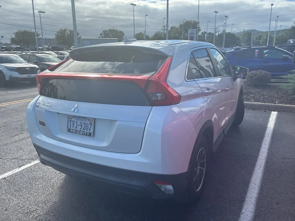 Used 2020 White Mitsubishi ES image 4