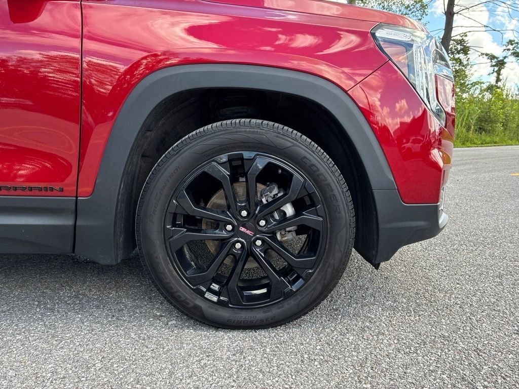 Used 2022 Red GMC SLE image 35