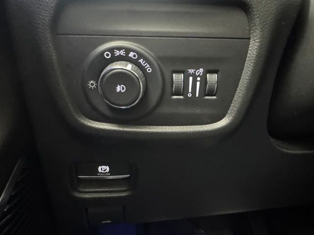 Used 2022 Silver Zynith Jeep Overland image 20