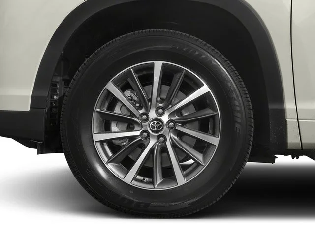 Used 2017 Predawn Gray Mica Toyota XLE image 11