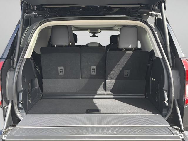 Used 2025 Black Ford Platinum image 38