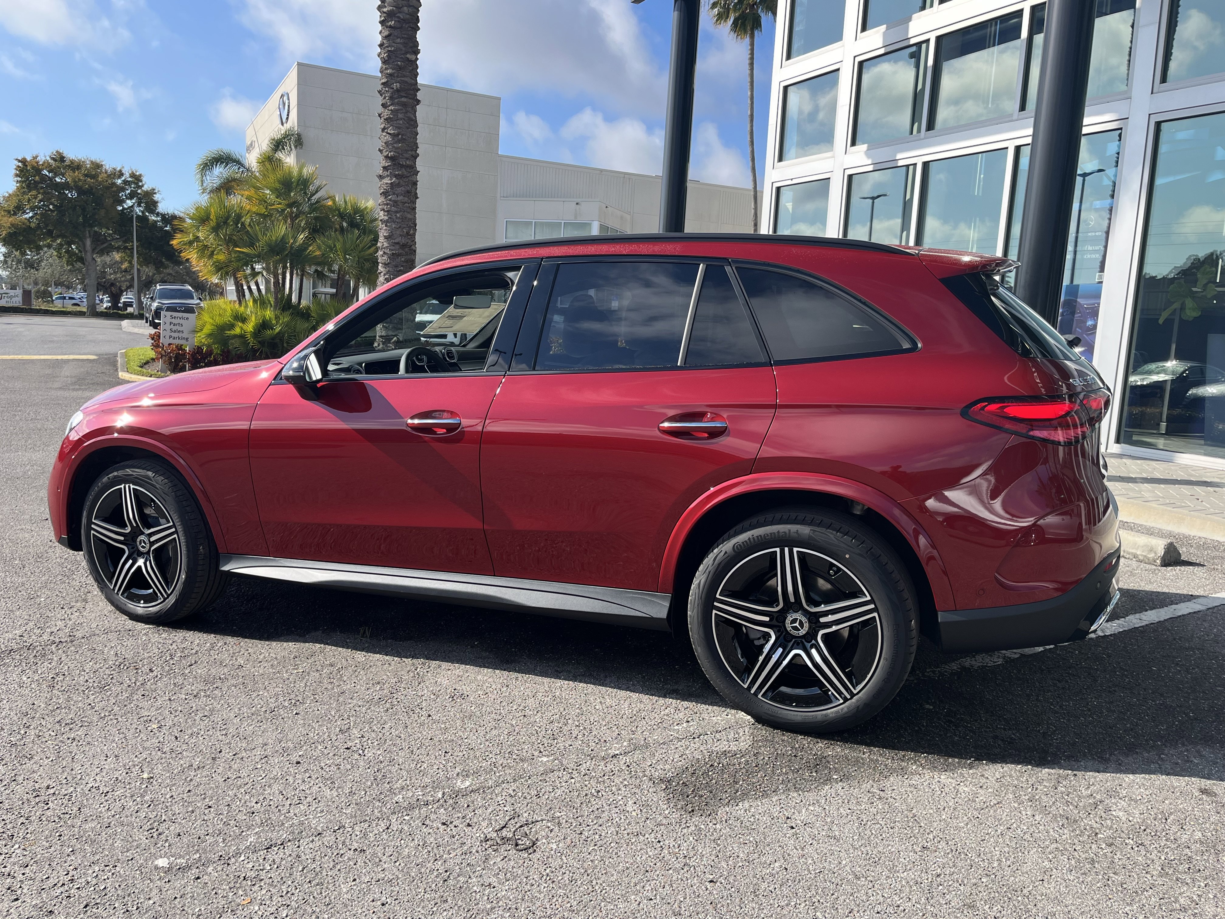 New 2026 MANUFAKTUR Patagonia Red Metallic Mercedes-Benz GLC 300 image 34