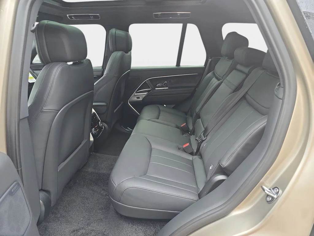 2025 Land Rover Range Rover SE - Photo 15