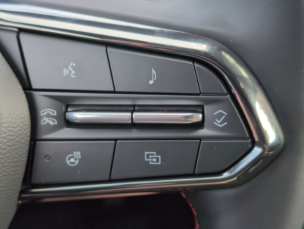 2027 Chevrolet Equinox RS - Photo 21