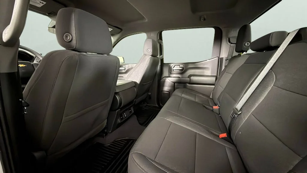 Used 2026 White Chevrolet Custom image 27