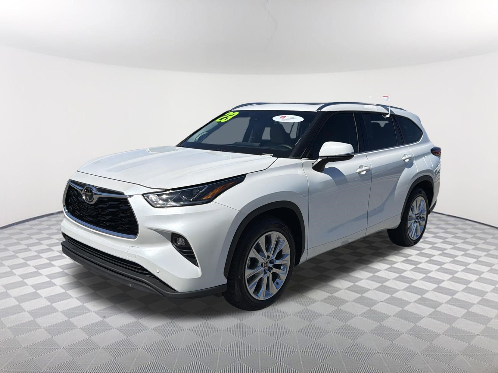 Used 2023 Wind Chill Pearl Toyota Limited image 3